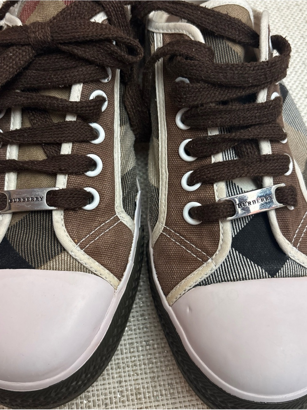BURBERRY VINTAGE  Novacheck Plaid Low-Top Sneakers - Brown SIZE 9 - Picture 10 of 12